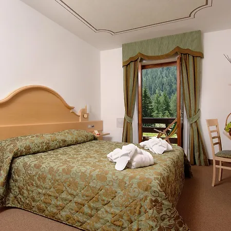 Monzoni - Hotel Passo San Pellegrino