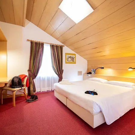 Hotel Monzoni - Passo San Pellegrino