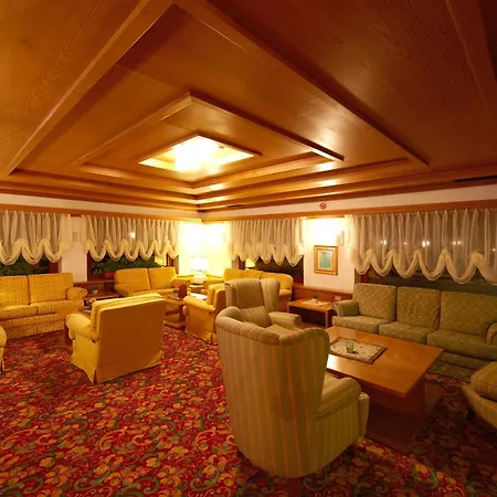 Monzoni - Hotel Passo San Pellegrino