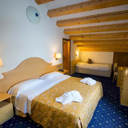 Hotel Monzoni - Passo San Pellegrino